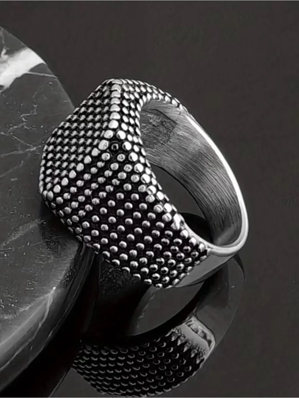 NWT Men’s Stainless Steel Dotted Signet Ring Black Size 10